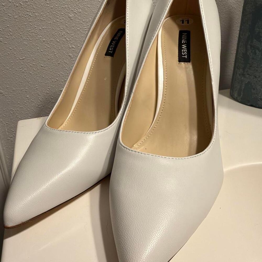 Nine West White Pointed Toe Stiletto Pumps High Heels Sz 11 bridal wedding
